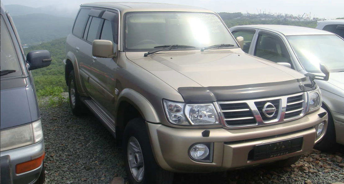 نیسان سافاری 2002