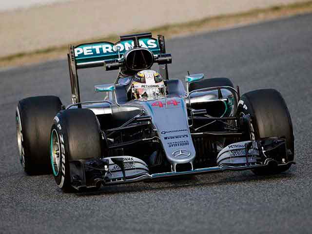 مرسدس بنز AMG-02