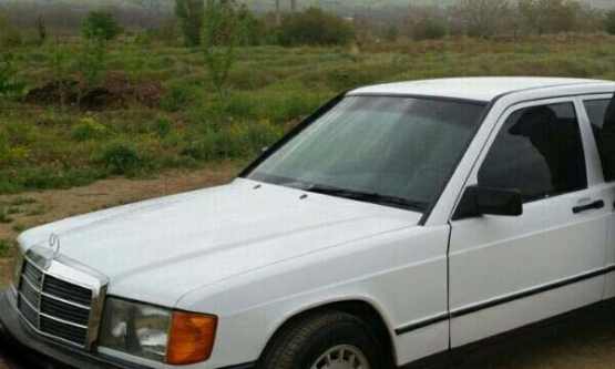 1985,بنز,E190