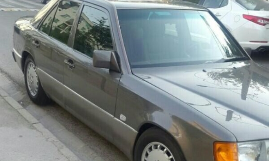 1972,بنز,E230