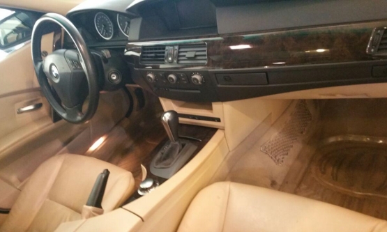 2005,ب ام و,520i