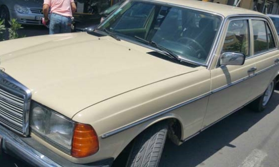 1980,بنز,E230